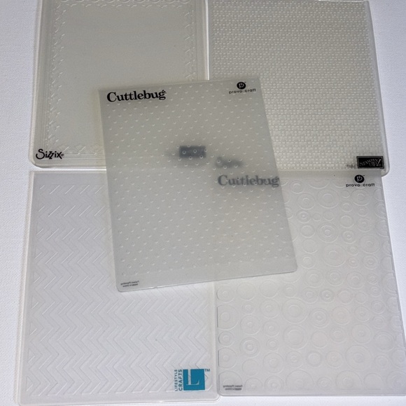 Cuttlebug Embossing Folders Set - Picture 2 of 10